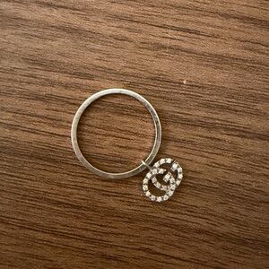 gucci authentic fine jewelry 18k white gold and diamond ring